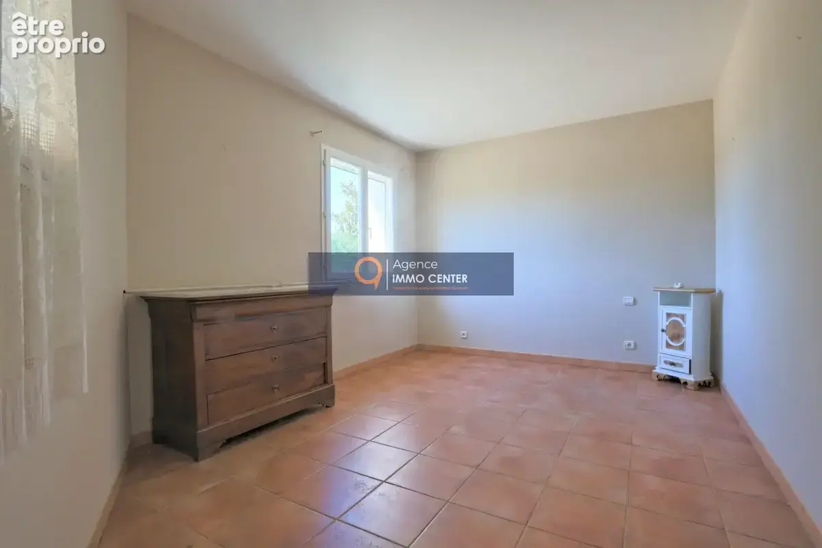 Maison avec 5 chambres dépendance, garage, piscine - photo 11