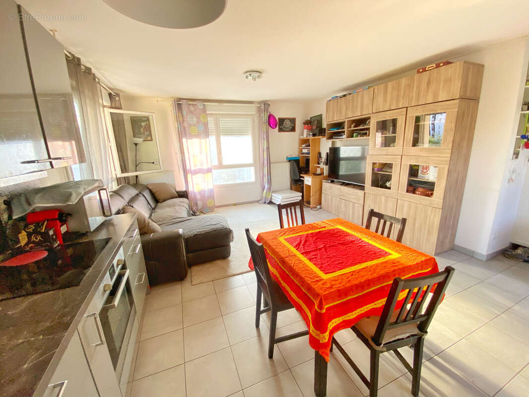 Appartement à SAINT-FONS