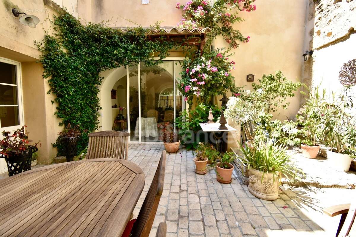 Maison à vendre 7 pièces TARASCON (13) - photo 4