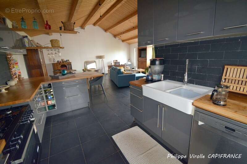 Maison à vendre 5 pièces CHERAY (17) 350 000 € - photo 4
