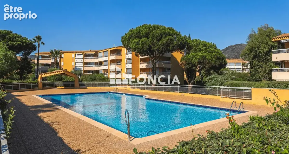 T2 en rez-de-jardin avec piscine – box en sous sol- à 800 m des plages - photo 12