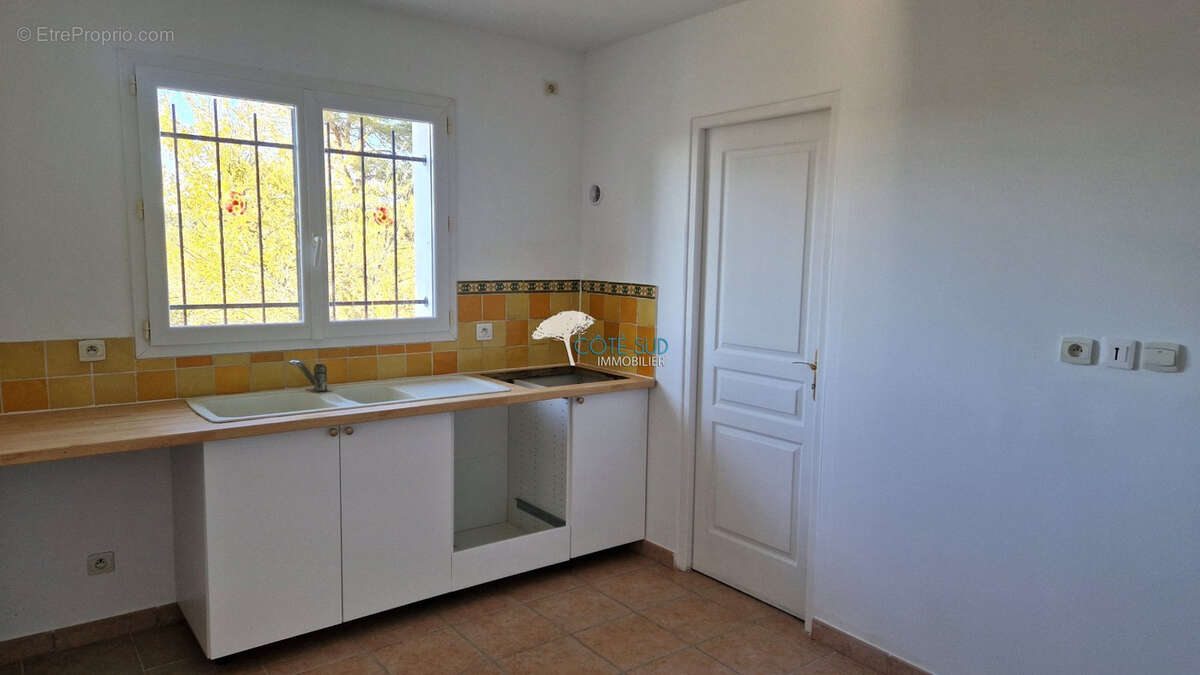 Maison à LORGUES