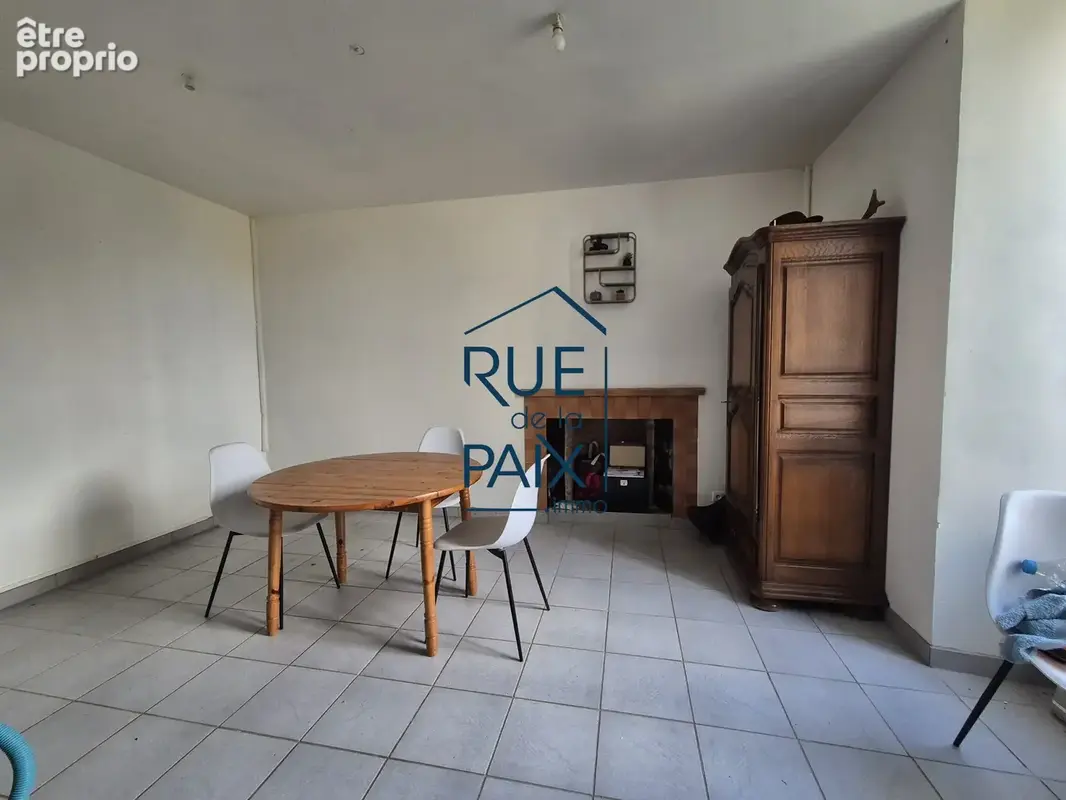 Maison à CURCAY-SUR-DIVE