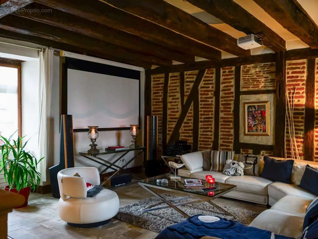 Maison à SAINT-CYR-SUR-LOIRE