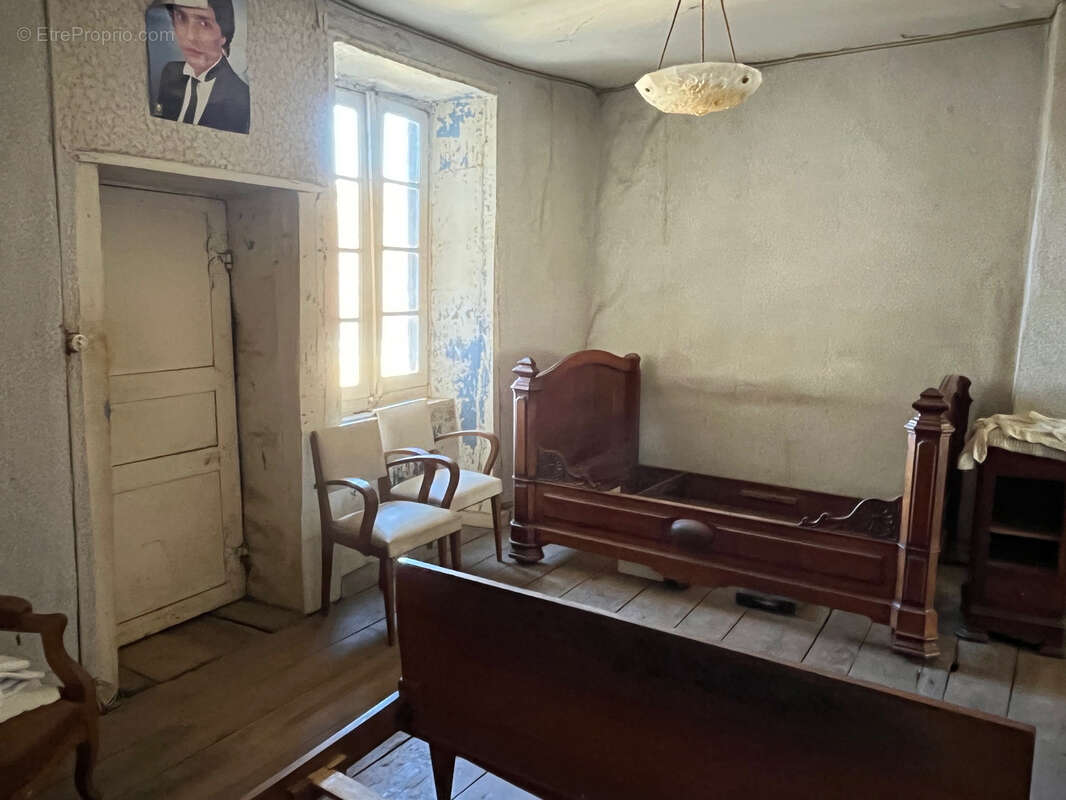 Maison à COUSSAC-BONNEVAL