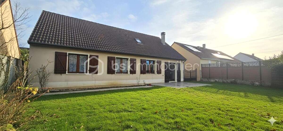 Maison à PONTAULT-COMBAULT