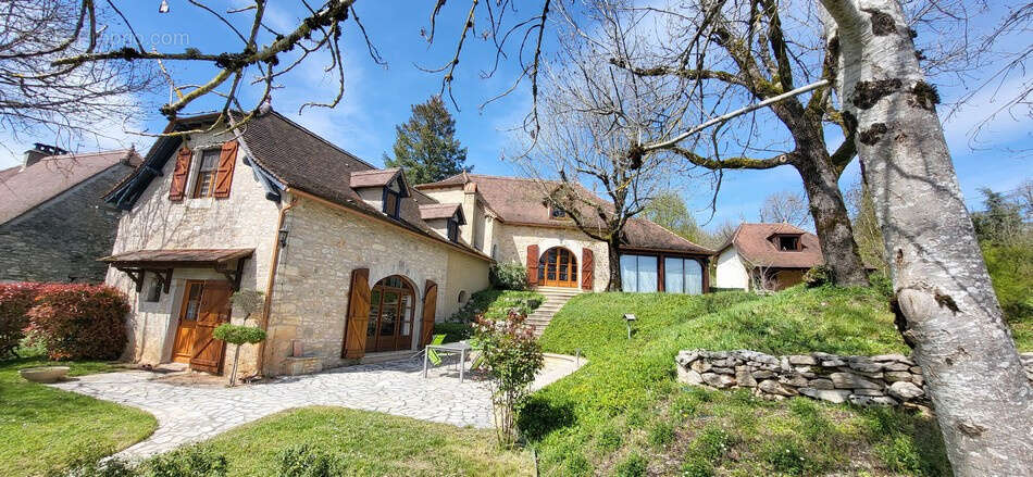 Maison à CABRERETS