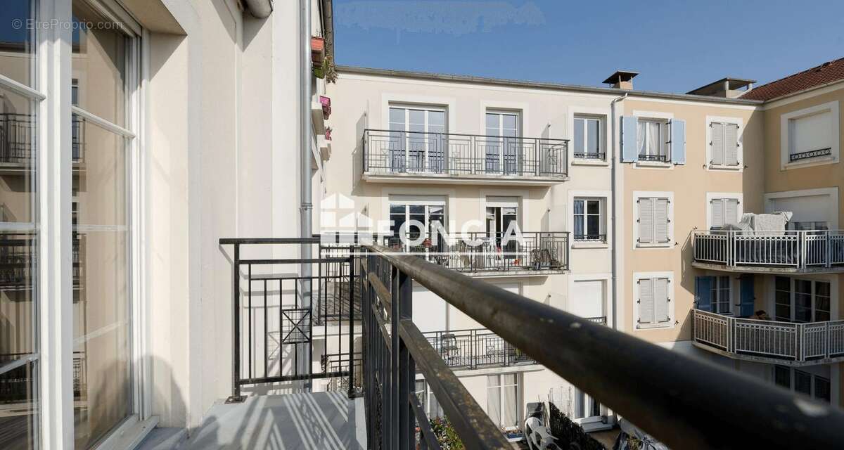 Appartement à CORBEIL-ESSONNES