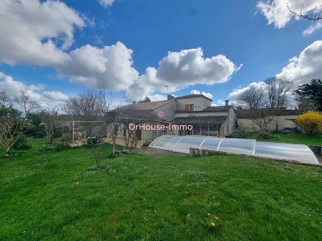 Maison 141 m² à Douzains  - photo 23