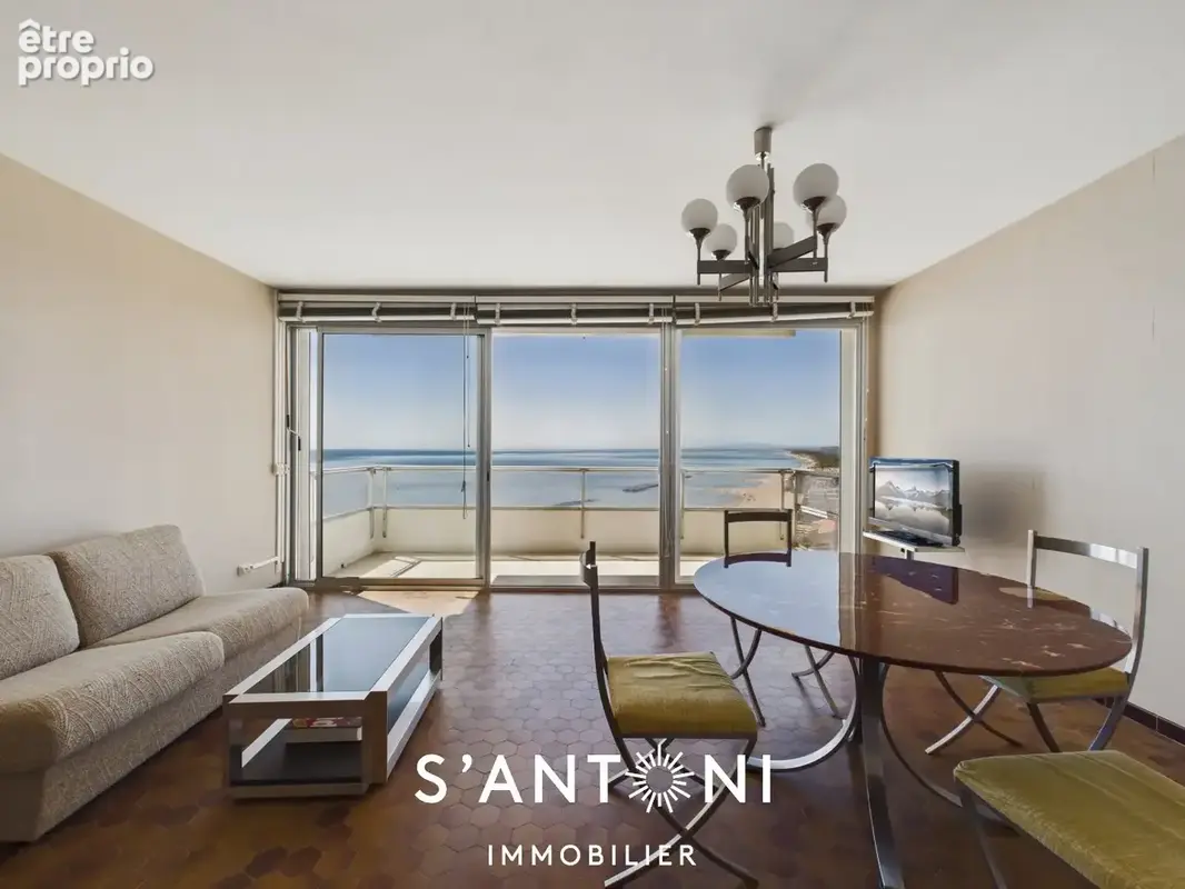 Vue mer panoramique à 180°  Rare T4 au 13ème étage avec parking privé - photo 3