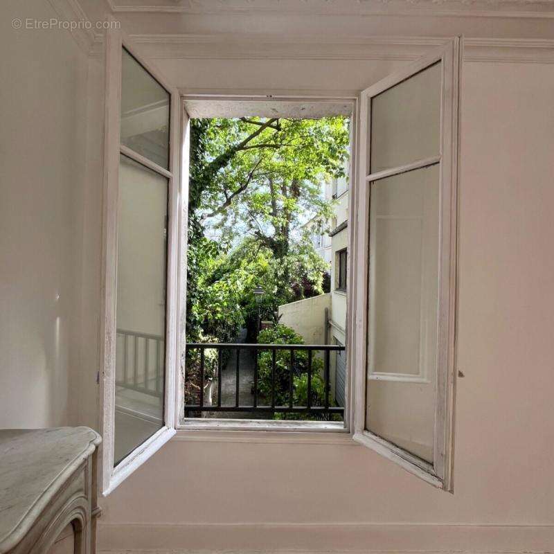 Appartement à PARIS-20E