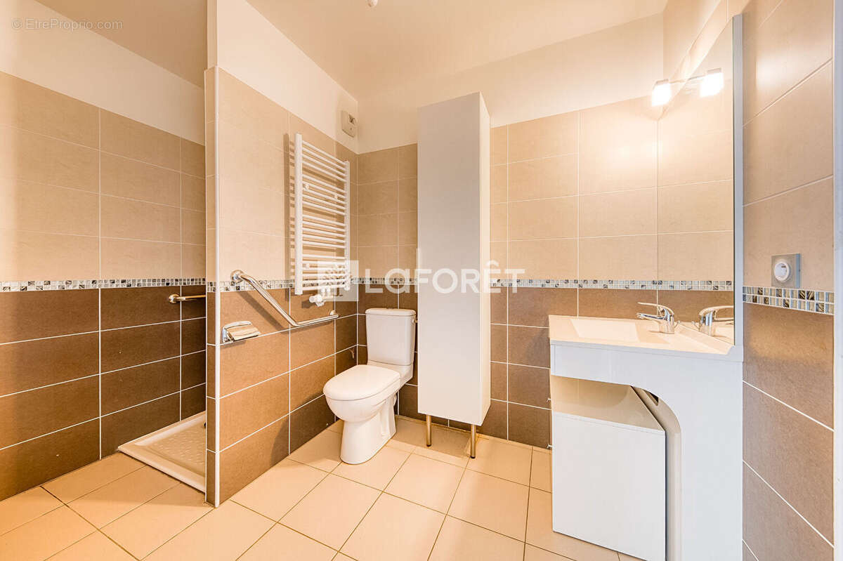 Appartement à EMERAINVILLE