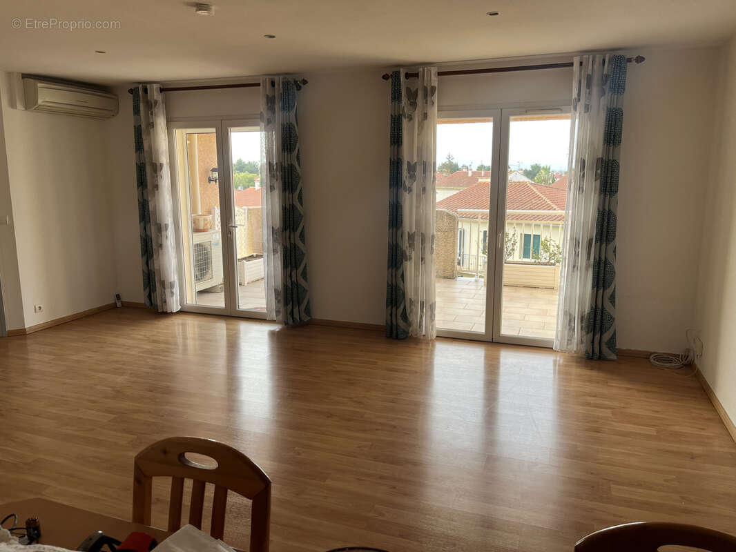 Grand Appartement T4 de 106 m2 avec Terrasse, Vue Montagnes et 2 Parkings - photo 13