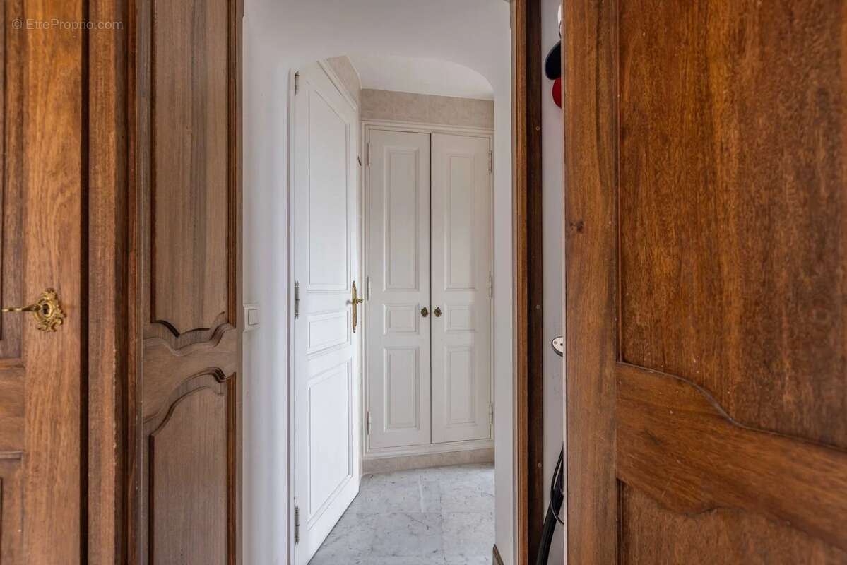 Maison de caractère 8P/ 354 m² – Vue panoramique / 6 suites / appartement 2P indépendant / terrain 1041 m² / 25 min de Nice - photo 20