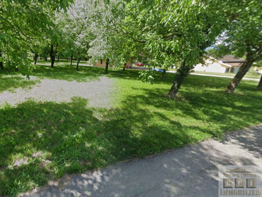 Terrain à LA RIVIERE