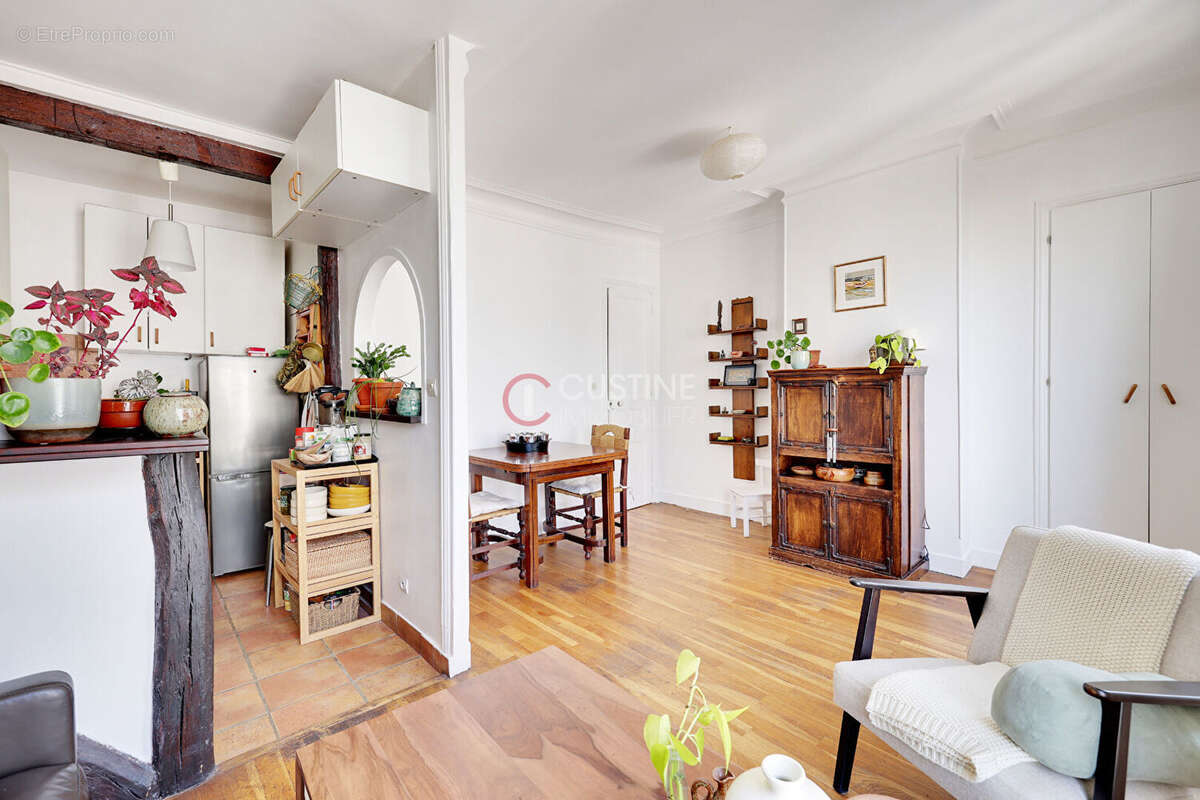 Appartement à PARIS-18E