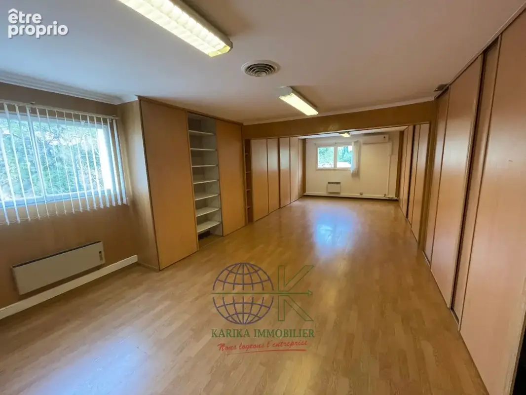 Bâtiment d'activité 1330 m2 à Roquebrune sur Argens - photo 17