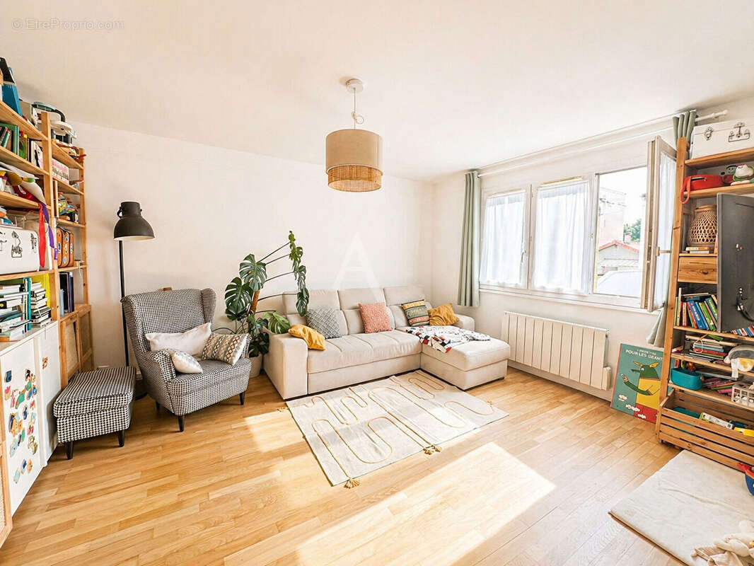 Appartement à FONTENAY-SOUS-BOIS