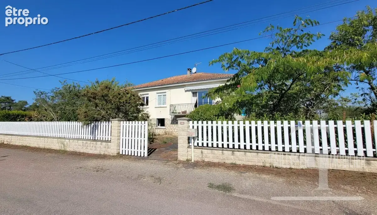 Maison à CHAMPS-ROMAIN