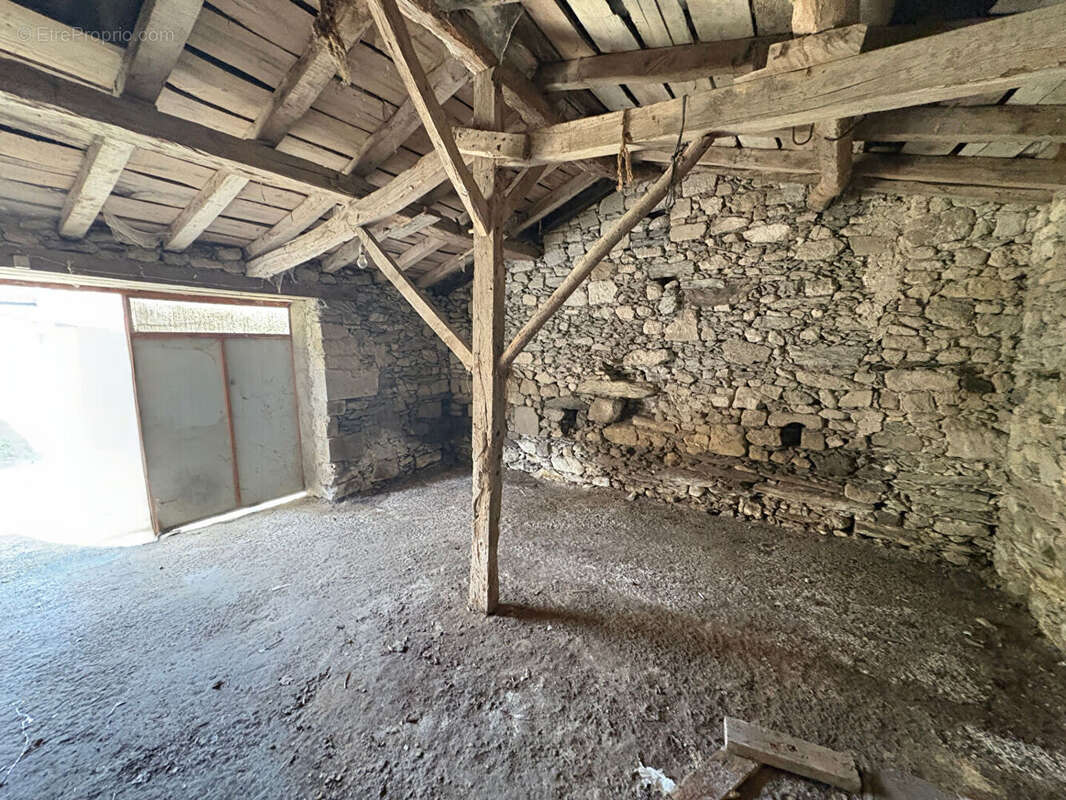 Maison à CHATEAUNEUF