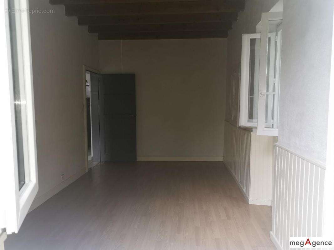 Maison à CAHUZAC-SUR-ADOUR