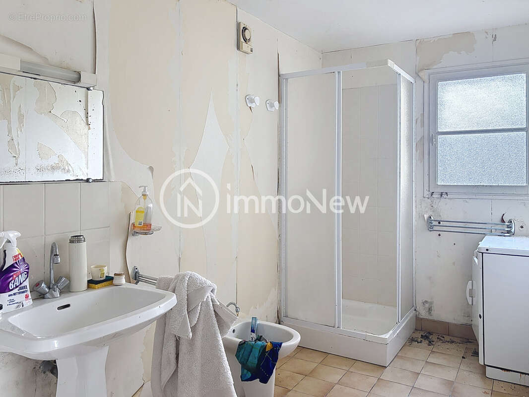 Belle maison a renover avec gite 370 m2 sur terrain de 1 hectare sans voisins - photo 7