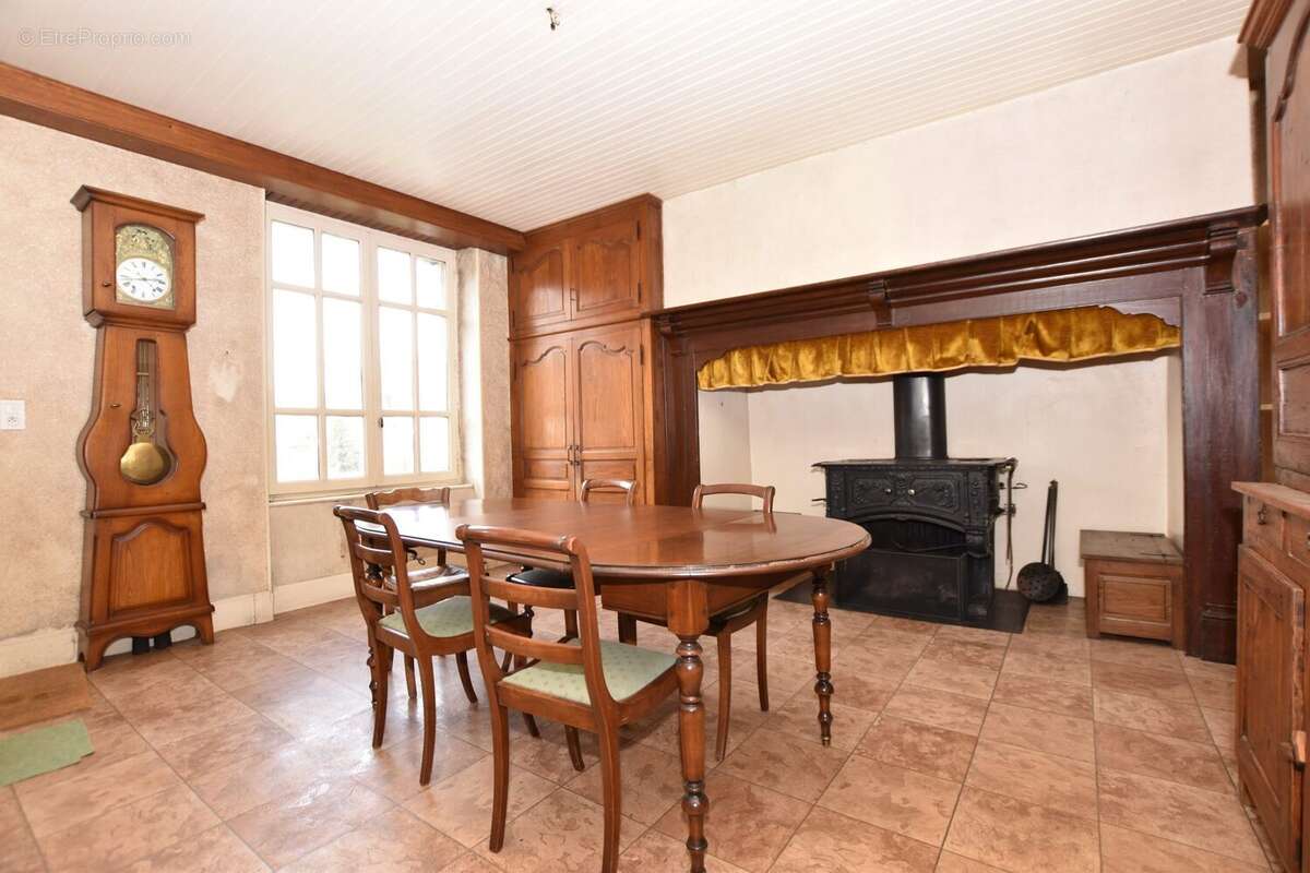 Maison 170 m² à Le Vaulmier  - photo 3