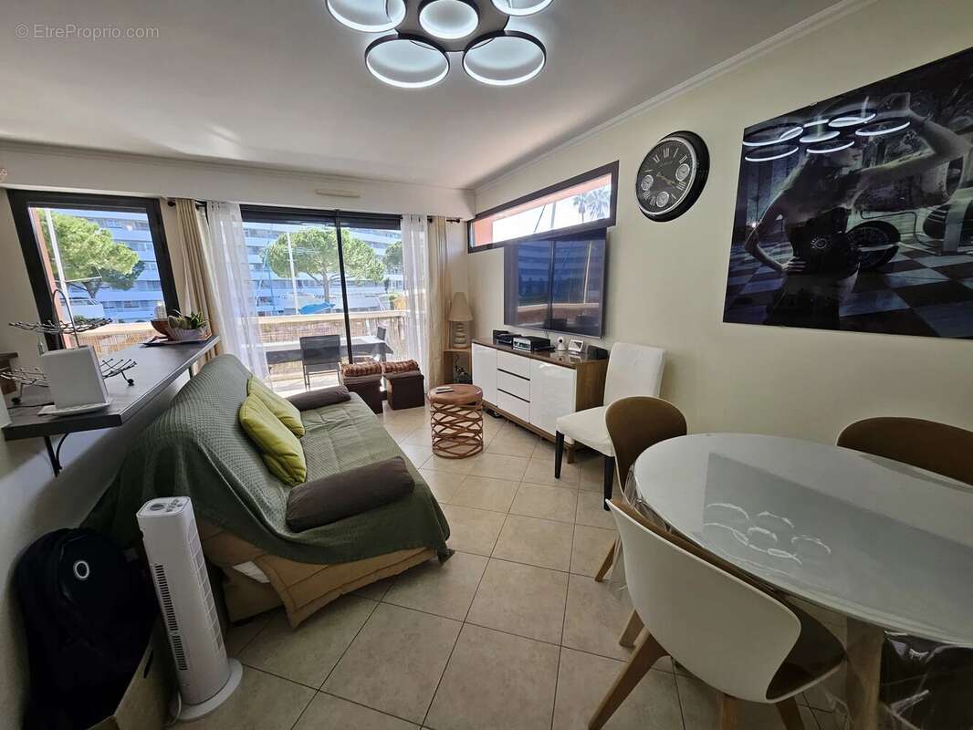 Appartement à VILLENEUVE-LOUBET