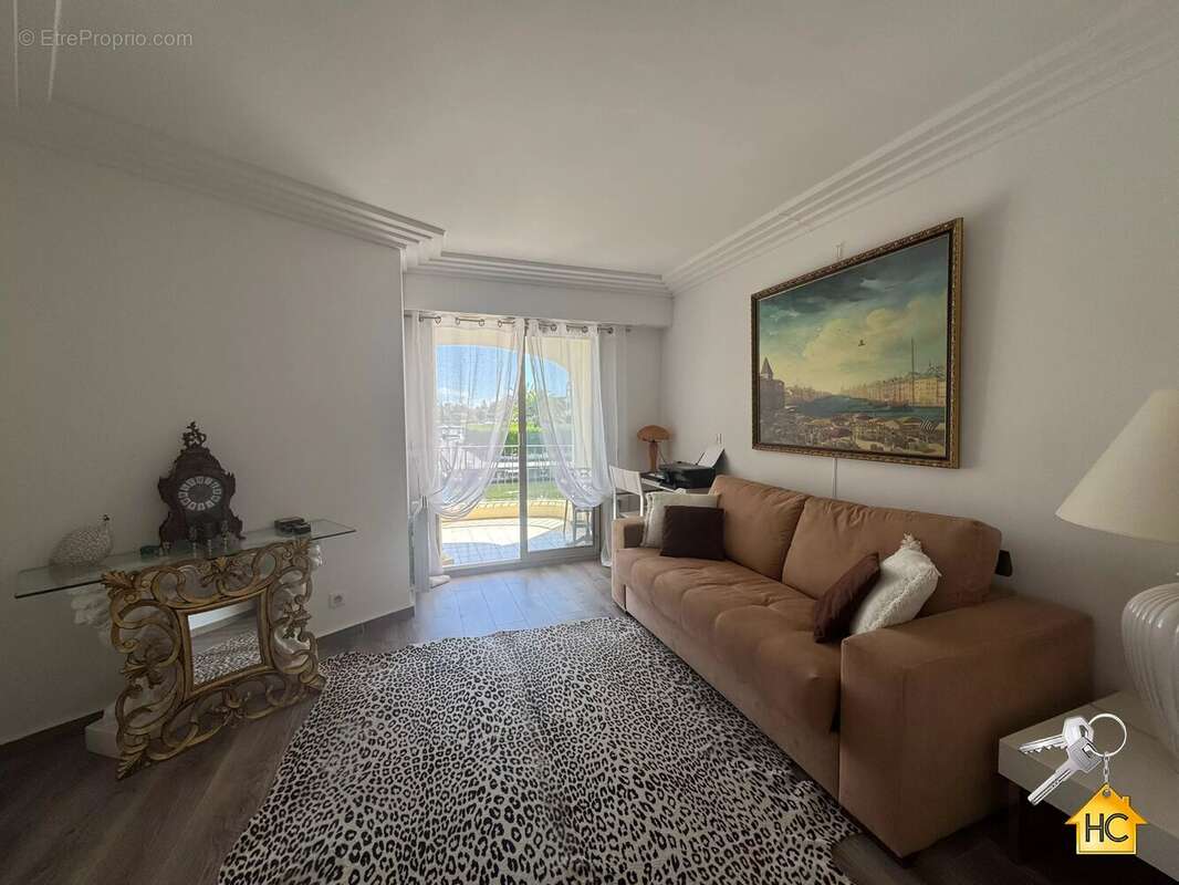 Appartement à MANDELIEU-LA-NAPOULE