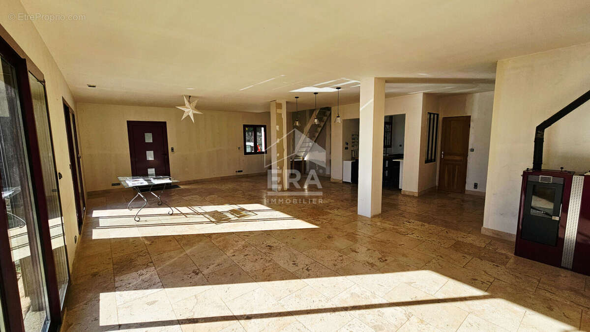 Maison à TOURRETTES-SUR-LOUP