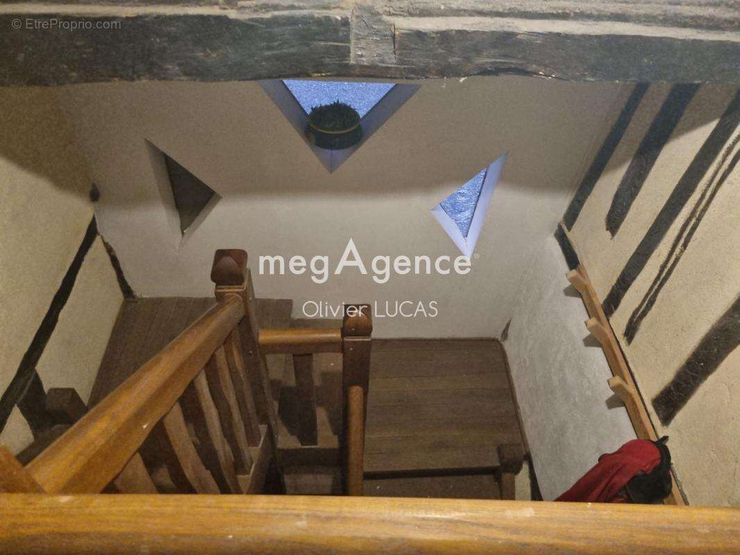 Maison à NEUVILLE-SUR-AUTHOU