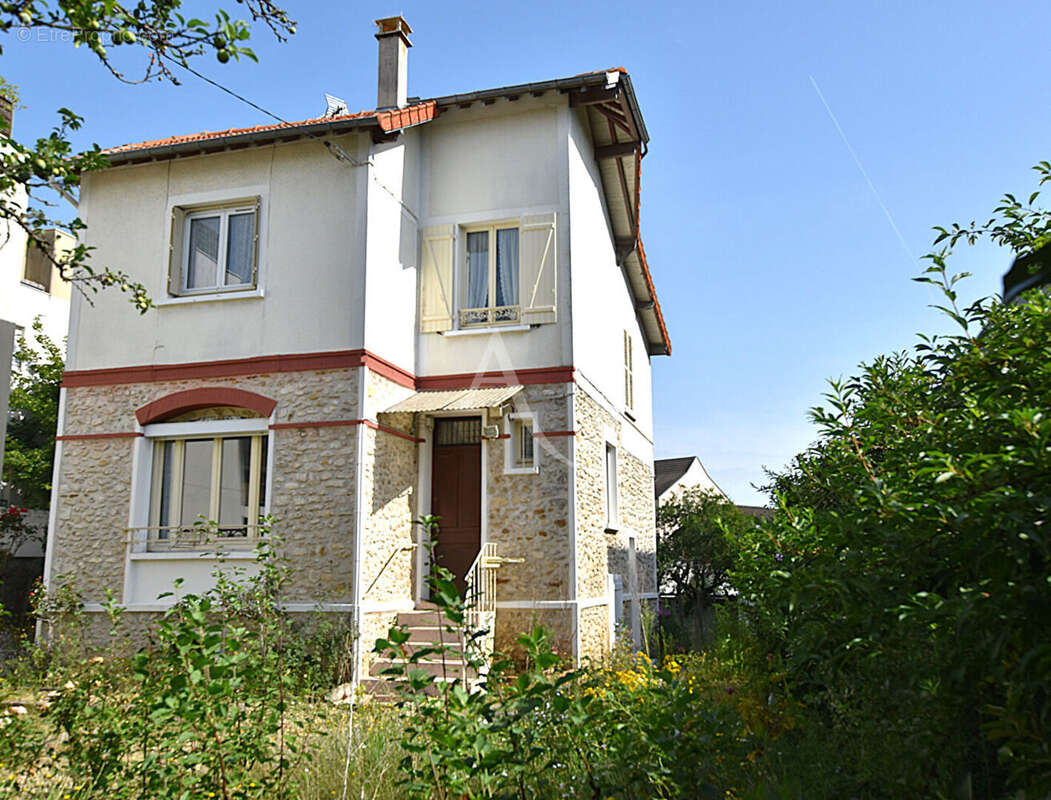 Maison à COMBS-LA-VILLE