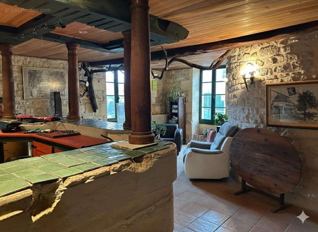 Maison à SAINT-JEAN-D&#039;ANGELY