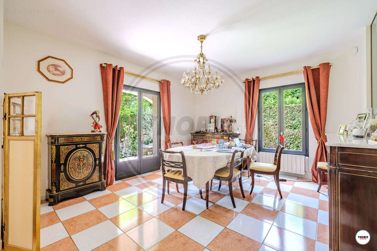 Maison à VERNEUIL-SUR-SEINE