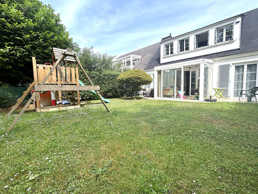 Maison à VERT-SAINT-DENIS