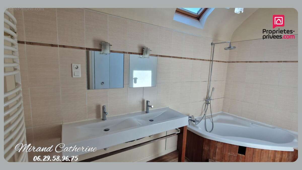 Maison à SAINTE-SAVINE