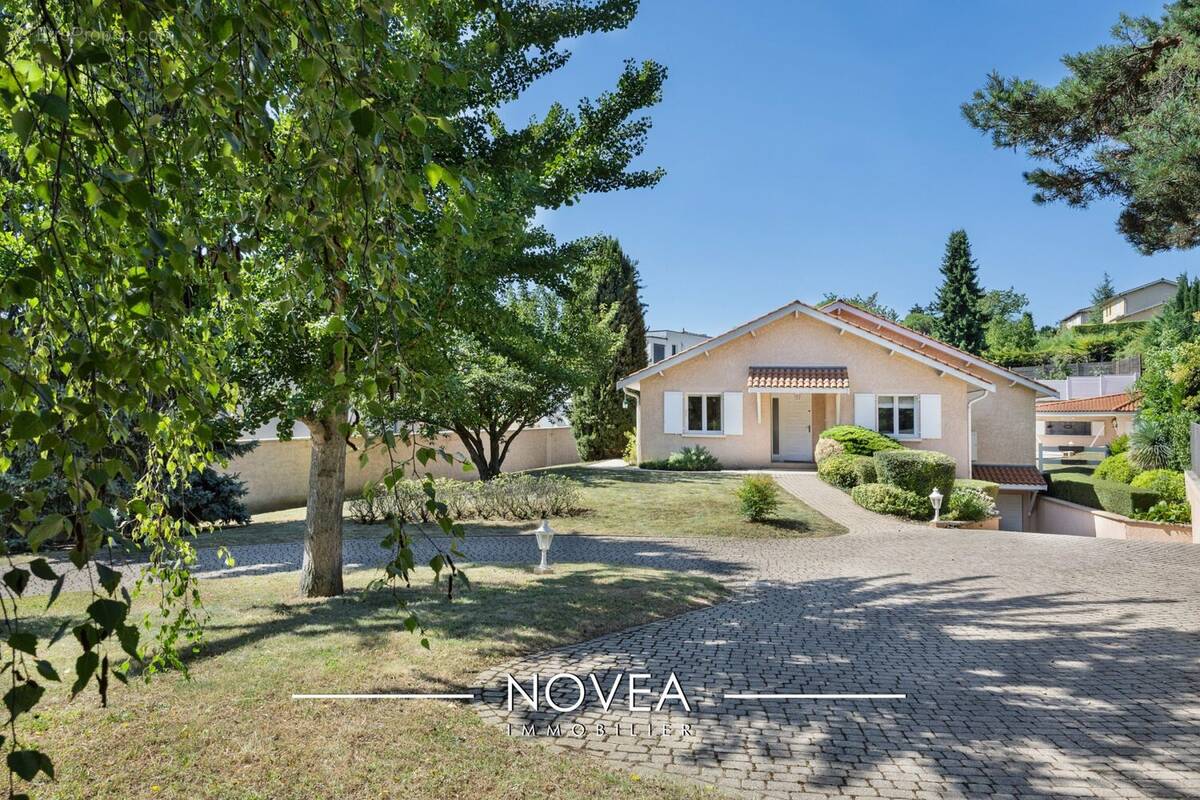 Maison à COLLONGES-AU-MONT-D&#039;OR