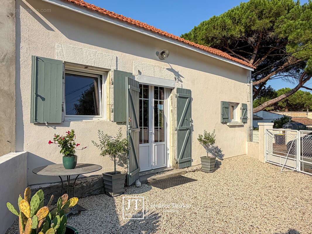 La Charmante - photo 24