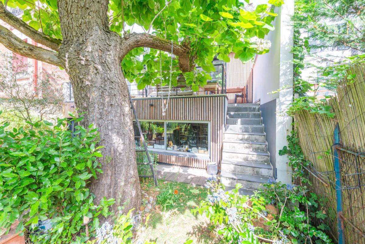 Maison de 234m² au sol à Nanterre Ville - photo 3