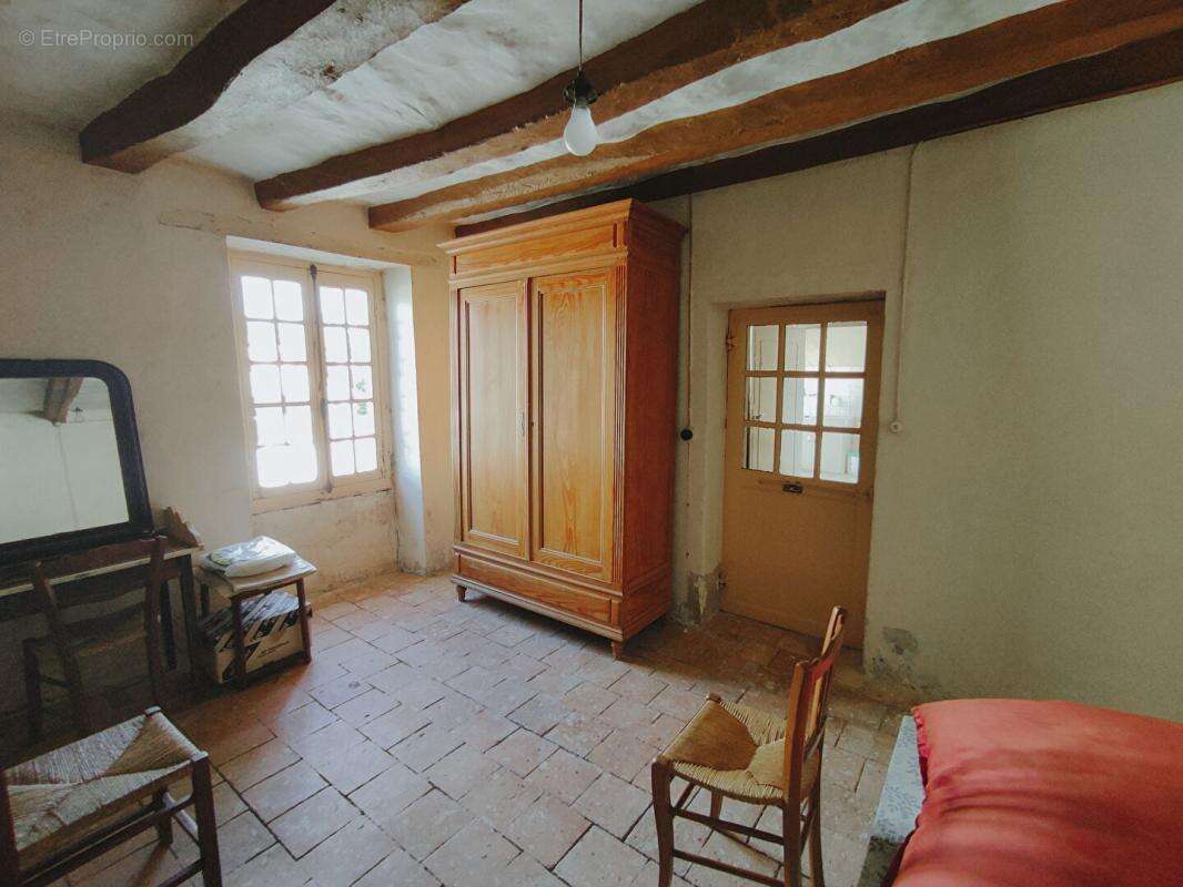Maison à YZEURES-SUR-CREUSE