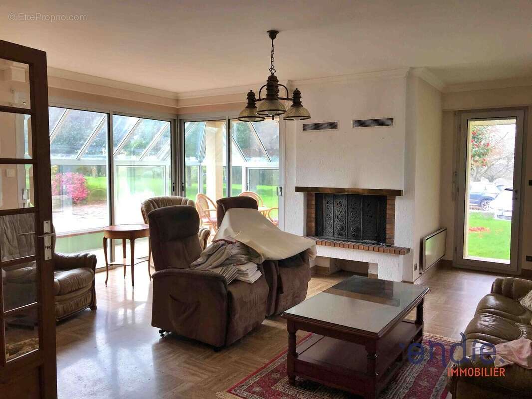 Maison à SAINT-EVARZEC