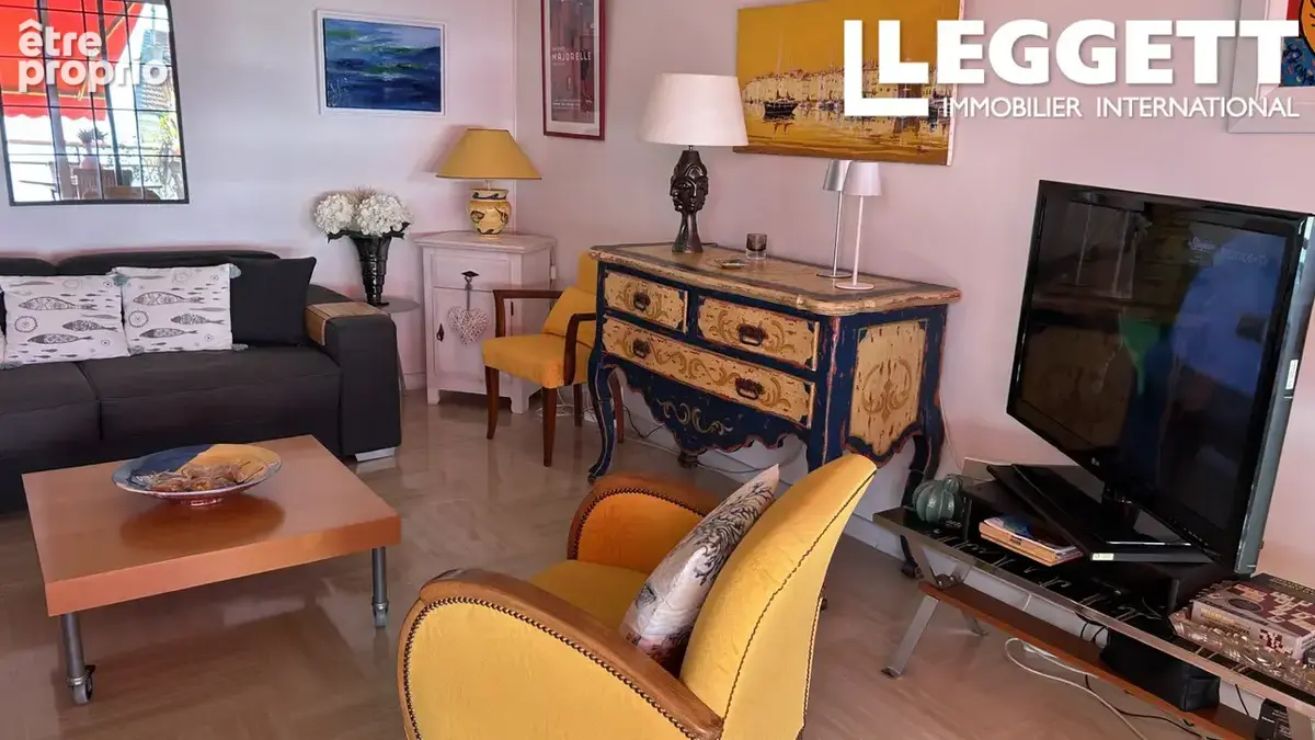 Appartement 2-3 pièces, 70m² avec balcon et jardin de 77m², vue mer 1ère étage surélevé + boxe 18m² et cave - photo 3