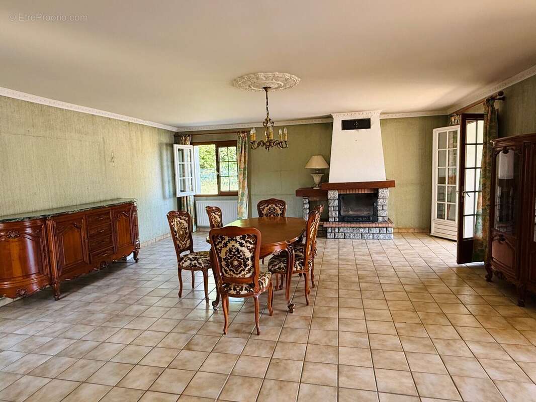 Maison à SAINT-CLAIR-DU-RHONE