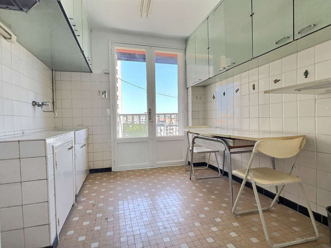 Appartement à MARSEILLE-5E