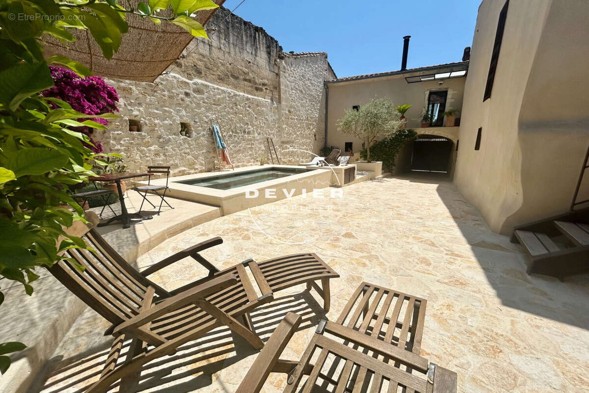 Maison à SAINT-GENIES-DES-MOURGUES