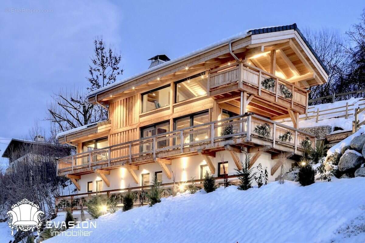 Maison à COMBLOUX