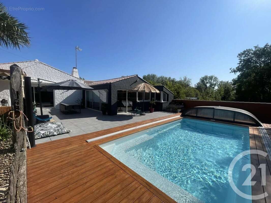 Maison à LE PERRIER