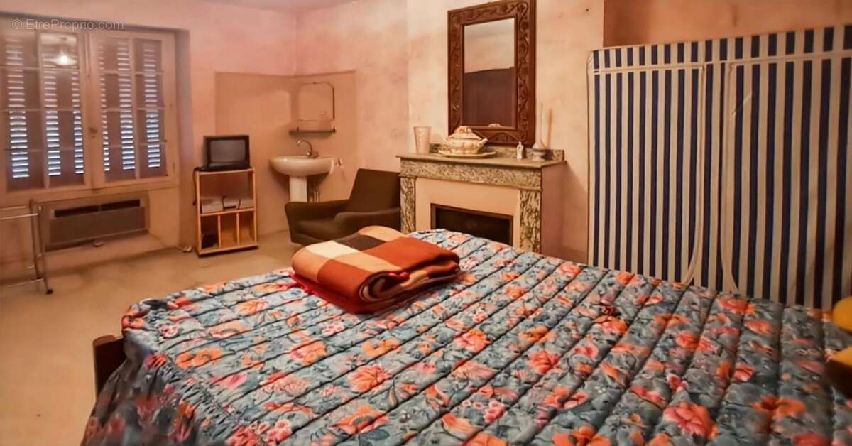 Maison à SARRANCOLIN