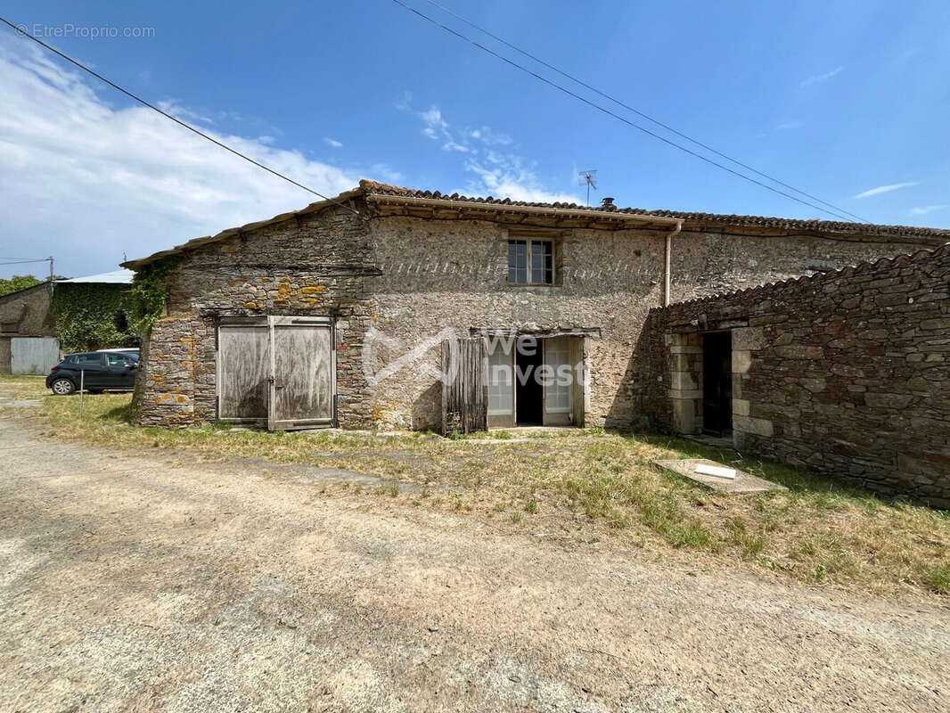 Maison 200 m² à Vouvant  - photo 2
