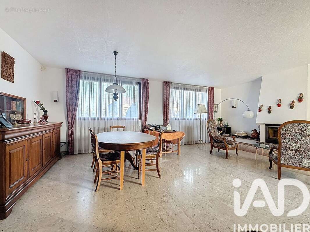 Photo 2 - Maison à MONTFERMEIL